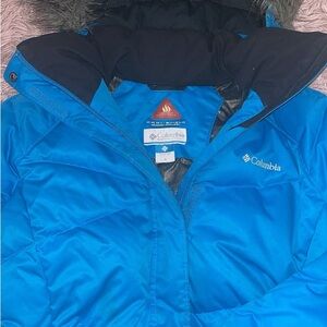 Columbia Blue Puffer Jacket with Fur Hood and Thermal Protection